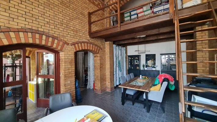 Gewerbe mit 2. Ebene.jpg