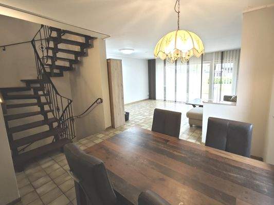 Essbereich + Treppenanlage