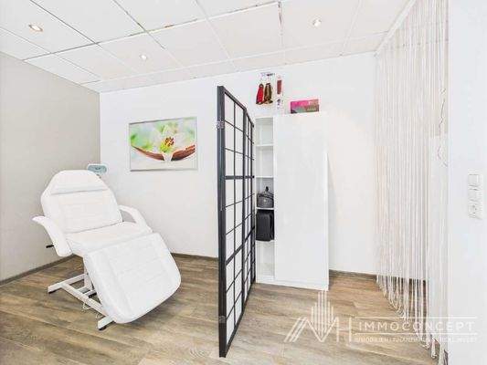 CAM04062G0-PR0036-STILL002