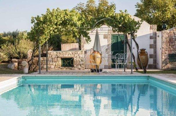 Ostuni – herrliches Areal mit Trulli und Pool