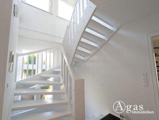 Treppe zum Obergeschoss