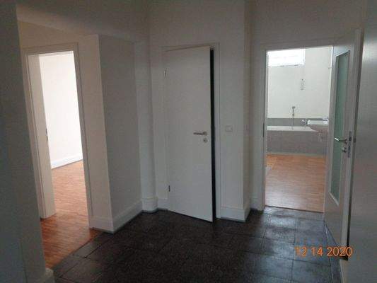 Flur gegenüber Eingang