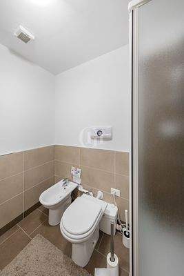 Badezimmer im Erdgeschoss