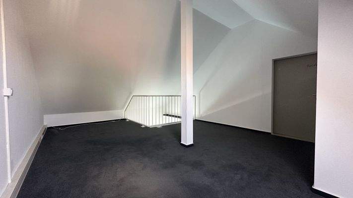 Gewerbeeinheit 7 (Gelb)