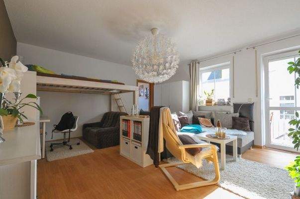 möbliertes Beispielbild aus identischer Wohnung darüber