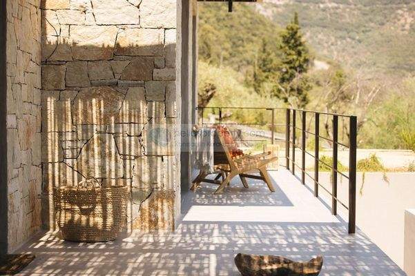 bedrooms 2-3 terrace