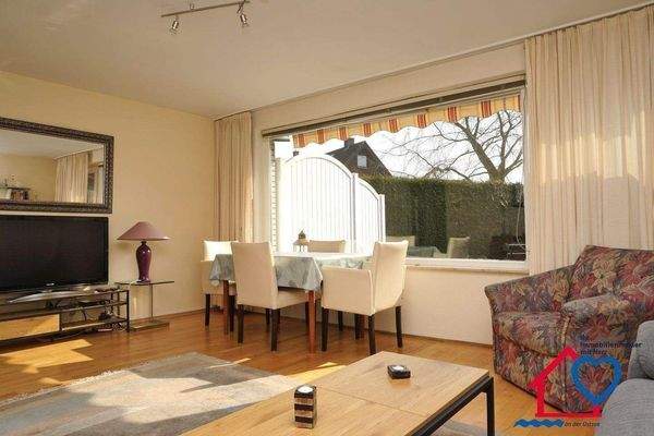 Wohnzimmer Terrasse.JPG