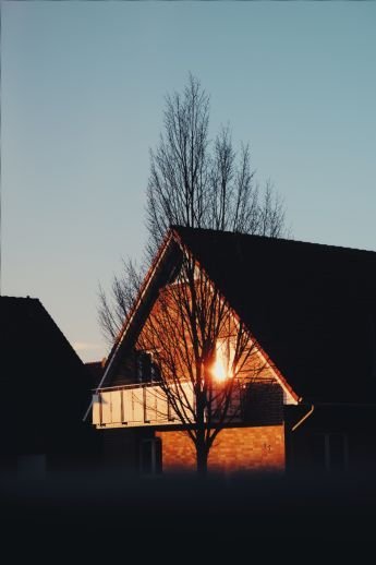 Dreifamilienhaus mit Nebengebäude & Garten in Borgeln