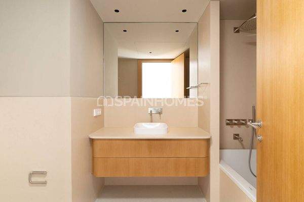 Luxury Flats Near Turo Parc and Barcelona Center