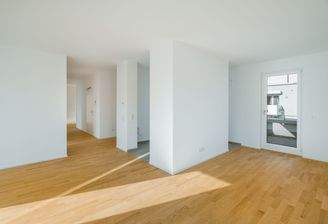 03_Blick vom Wohnloft in Richtung Küche und Flur_W