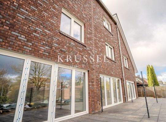 ... und eine eigene Terrasse mit Gartenanteil