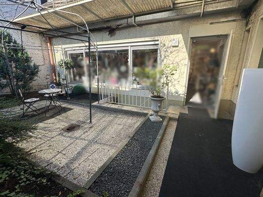 Terrassenbereich außen für die Mittagspause