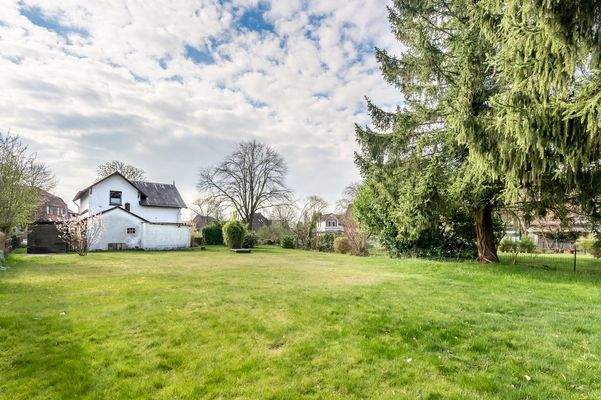 Blick von der rückwärtigen Grundstücksgrenze