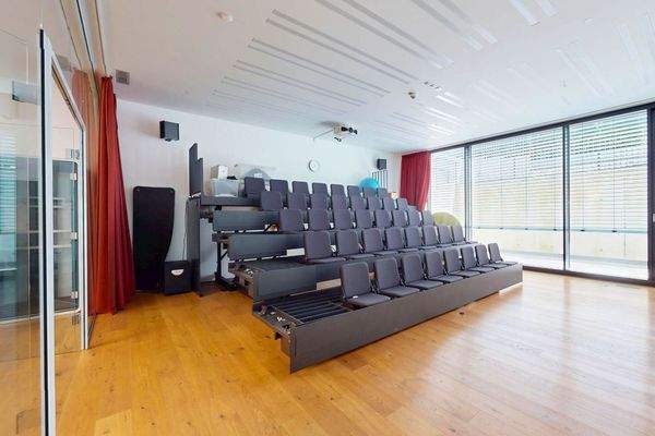 Feel-Good-Room / Kino