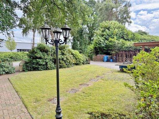 1. Haus – Vorgarten