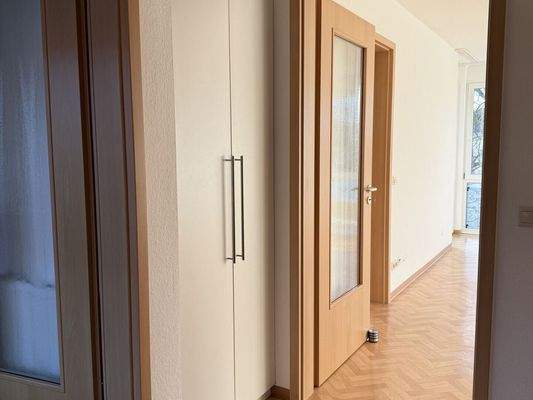 Flur mit Einbauschrank