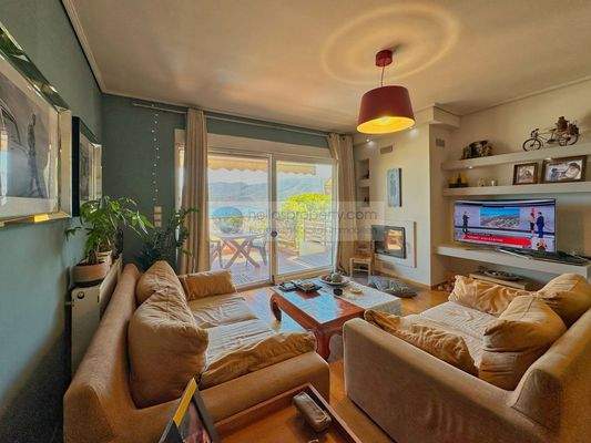 019473e7702a4f90858c728b684d34bf-original