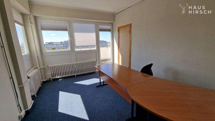 Zimmer 900 € all. inkl. warm