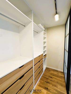 Begehbarer Kleiderschrank 