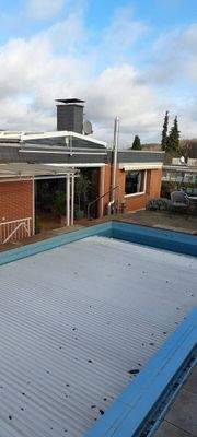 Außenansicht Schwimmbad