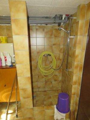 Dusche in der Waschküche   
