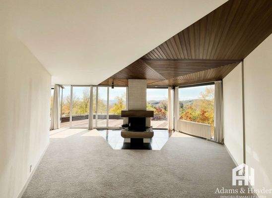 OG Wohnzimmer mit Kamin