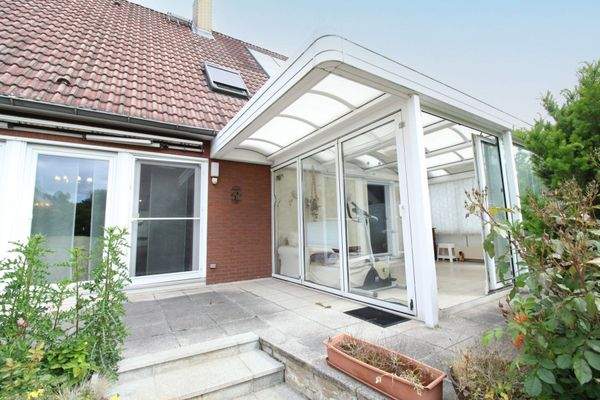 Terrasse mit Wintergarten