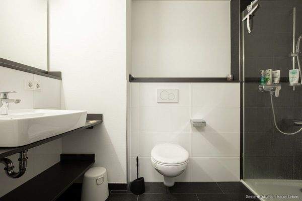 Bad mit Dusche Muster