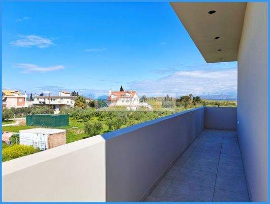 1660e18b0de64fd5be7d324c0e9bc45f-original