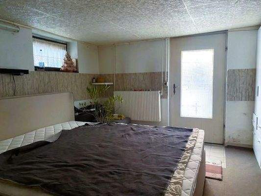 Zimmer im Kellergeschoß, Zugang von Außen und Innen