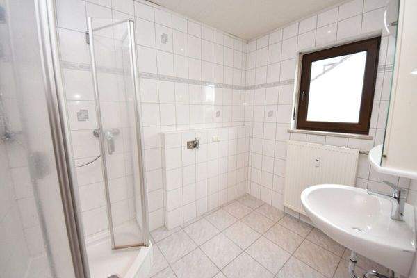 Tageslichtbad mit Dusche