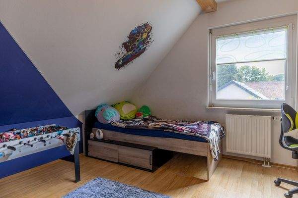 Modernes Familienhaus mit Traumgarten und Blick ins Grüne