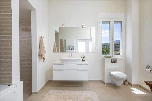 Kreta, Kokkino Chorio: Exotische Villa mit Panoramablick auf das Meer zu verkaufen