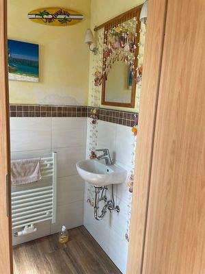 Separates Gäste-WC!