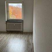 Leeres Zimmer mit Fenster