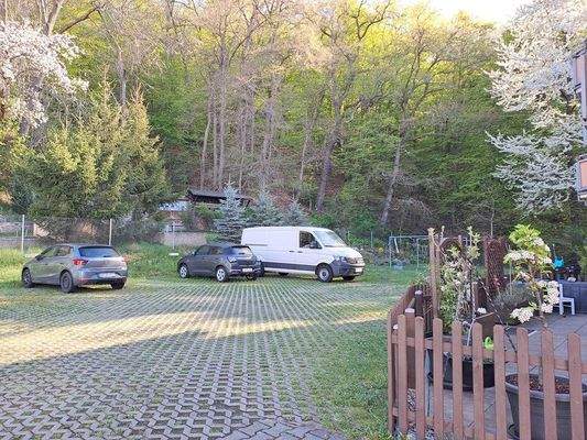 Außenstellplätze und Garten