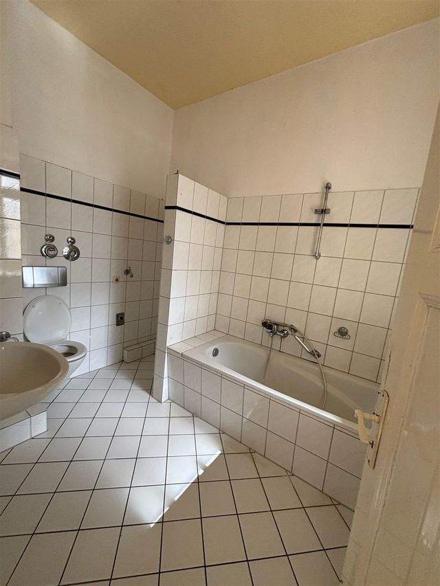 Geräumige 4-Zimmer-Whg. in schönem Jugendstilhaus zu vermieten // Vinetaplatz 4, Kiel-Gaarden - Photo 3