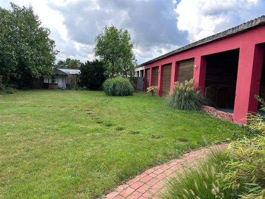 Überdachte Liegenplätze