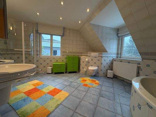 große Bad Obergeschoß