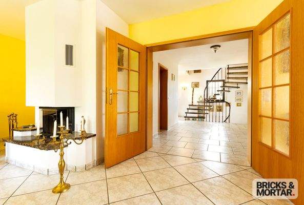 Wohnzimmer in Richtung großzügiger Flur