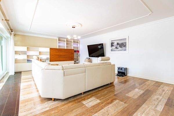 Wohnzimmer mit zugang zum Wintergarten