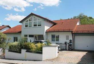 Einfamilienhaus mit Einliegerwohnung