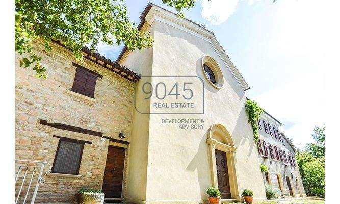 Charmantes Anwesen mit Panoramablick in den Marken