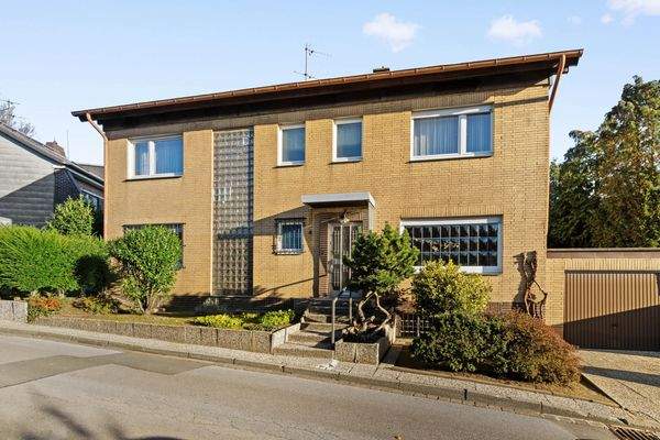 Hausnummer  4 Frontansicht