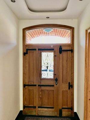 die dreiteilige Haustür 