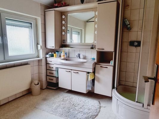 Badezimmer OG.JPG