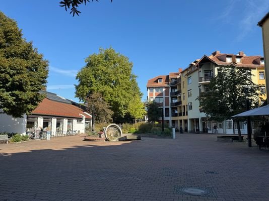 Bürgerplatz mit Blick auf die Wohnanlage