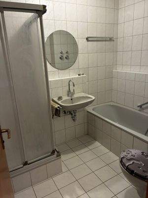 7. Dusch- und Wannenbad.jpeg