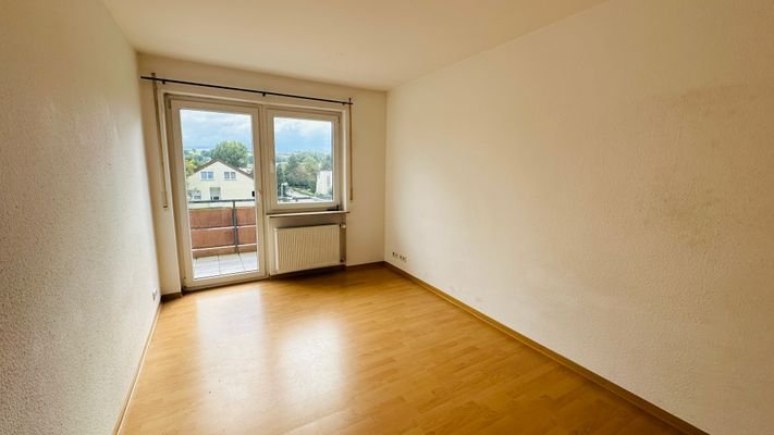 546 OG Zimmer 1 &amp; Balkon 