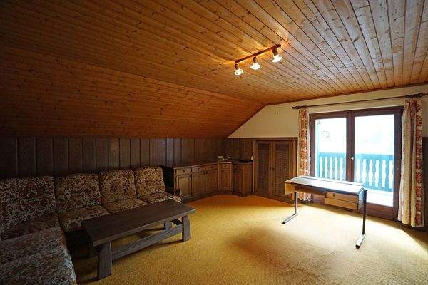 Südwestseitiges Zimmer im Dachgeschoß